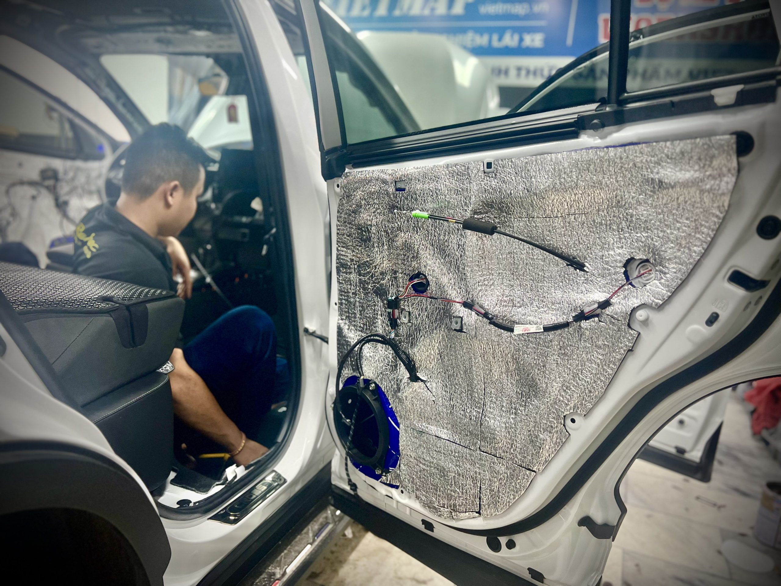 Vật liệu Autofun SIM A4 Plus thi công lớp thứ 3 trong gói cách âm cánh cửa
