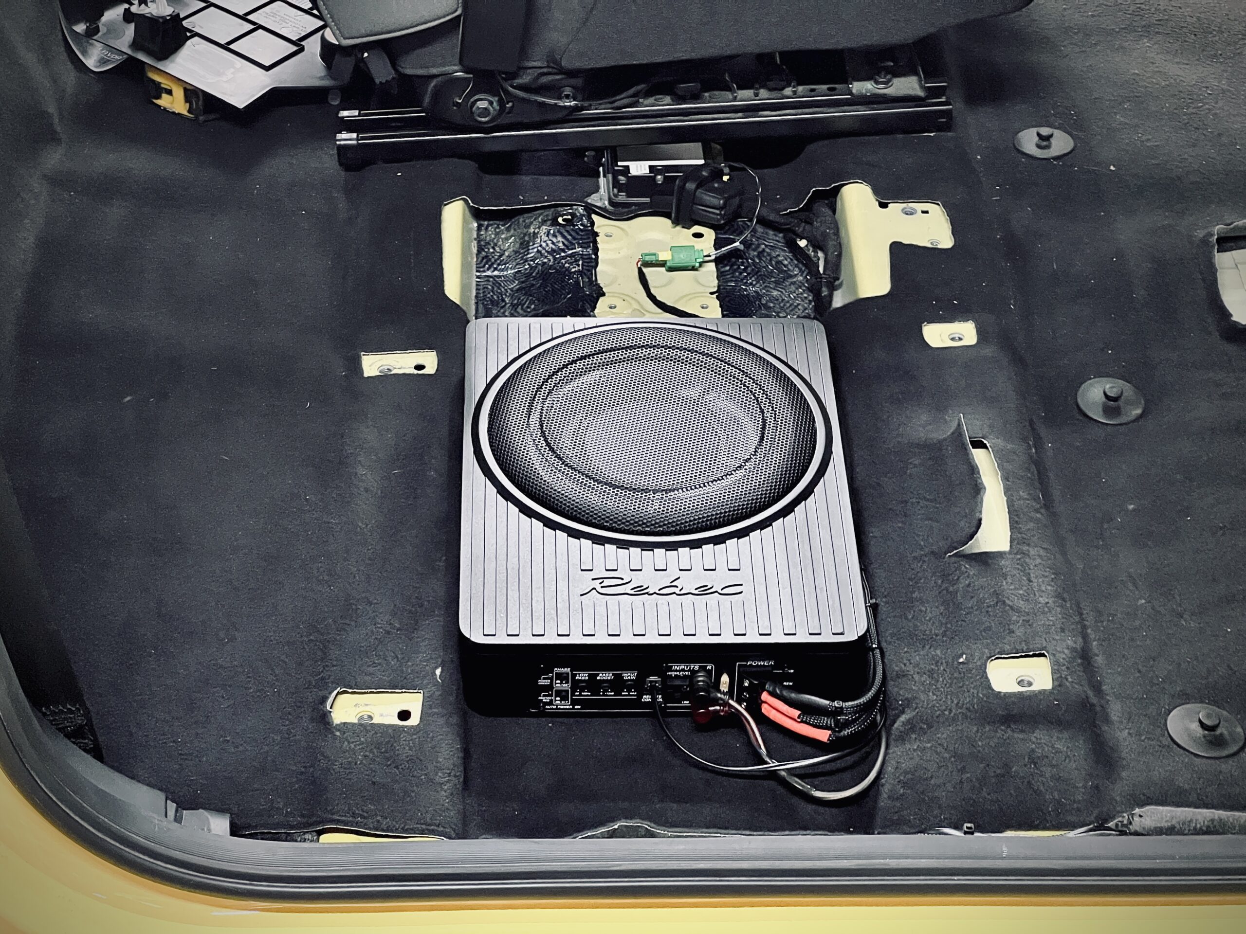 Loa Subwoofer Rebec U10 lắp đặt thực tế