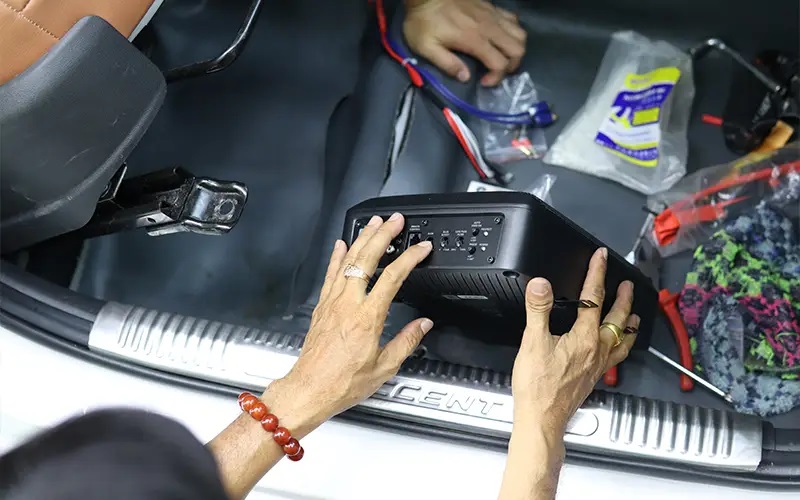 Lý do nên độ loa gầm ghế cho SUV