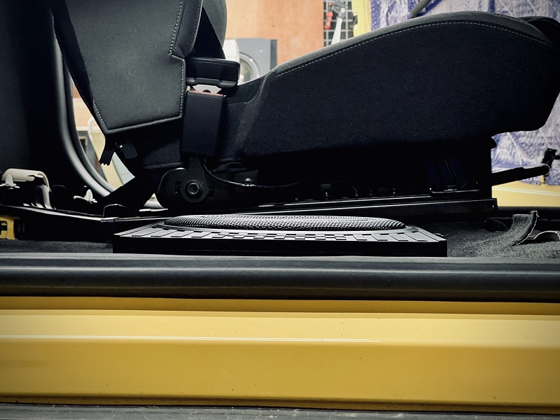 Trải nghiệm thực tế: Độ loa Rebec U10 gầm ghế cho SUV