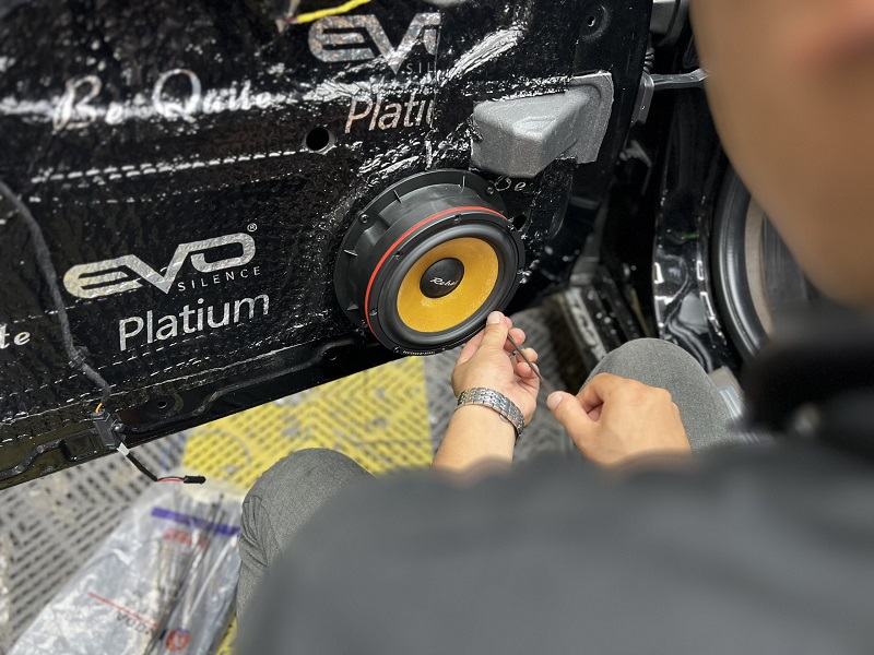 Công nghệ âm học tiên tiến trong loa Rebec