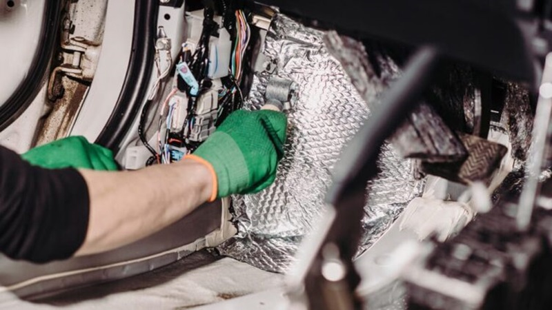 Cách âm - giảm tiếng ồn từ bên ngoài lọt vào cabin